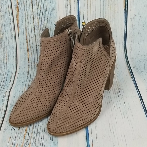 Dolce Vita Shoes - DOLCE VITA ANKLE BOOTS